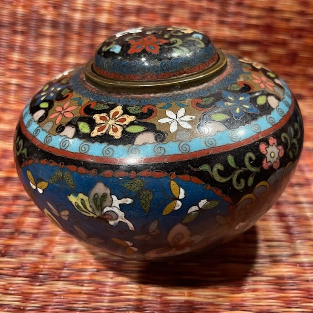 Japanese cloisonné koro lidded jar estimated from the Meiji period (1868-1912)